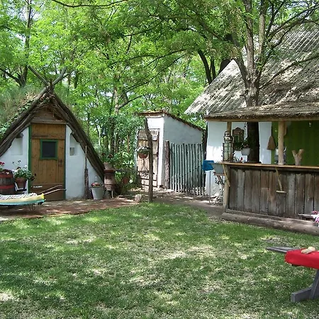 住宿加早餐酒店 Chy-kara Farm Camping *