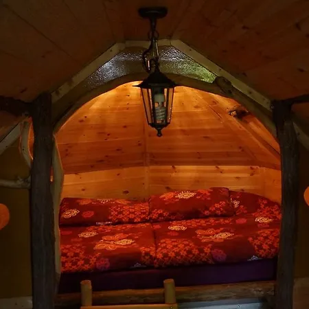 Bed & Breakfast Chy-kara Farm Camping *